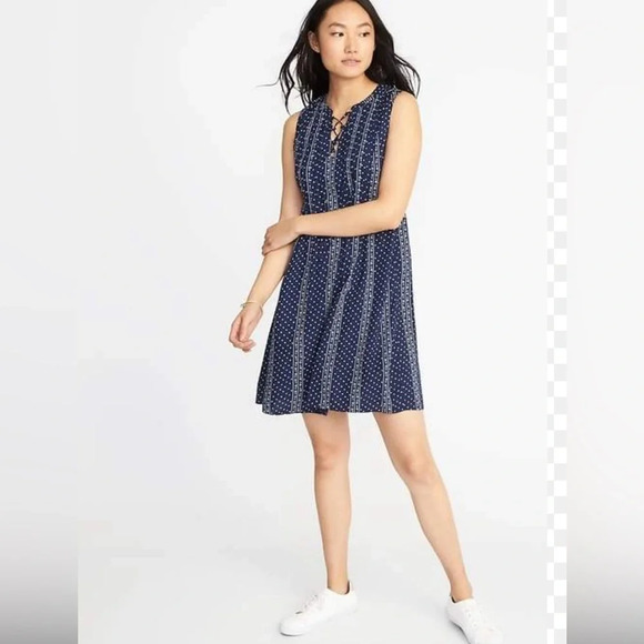 Old Navy Dresses & Skirts - JBH* Old Navy Sleeveless Lace Up Pleated Swing Dress
